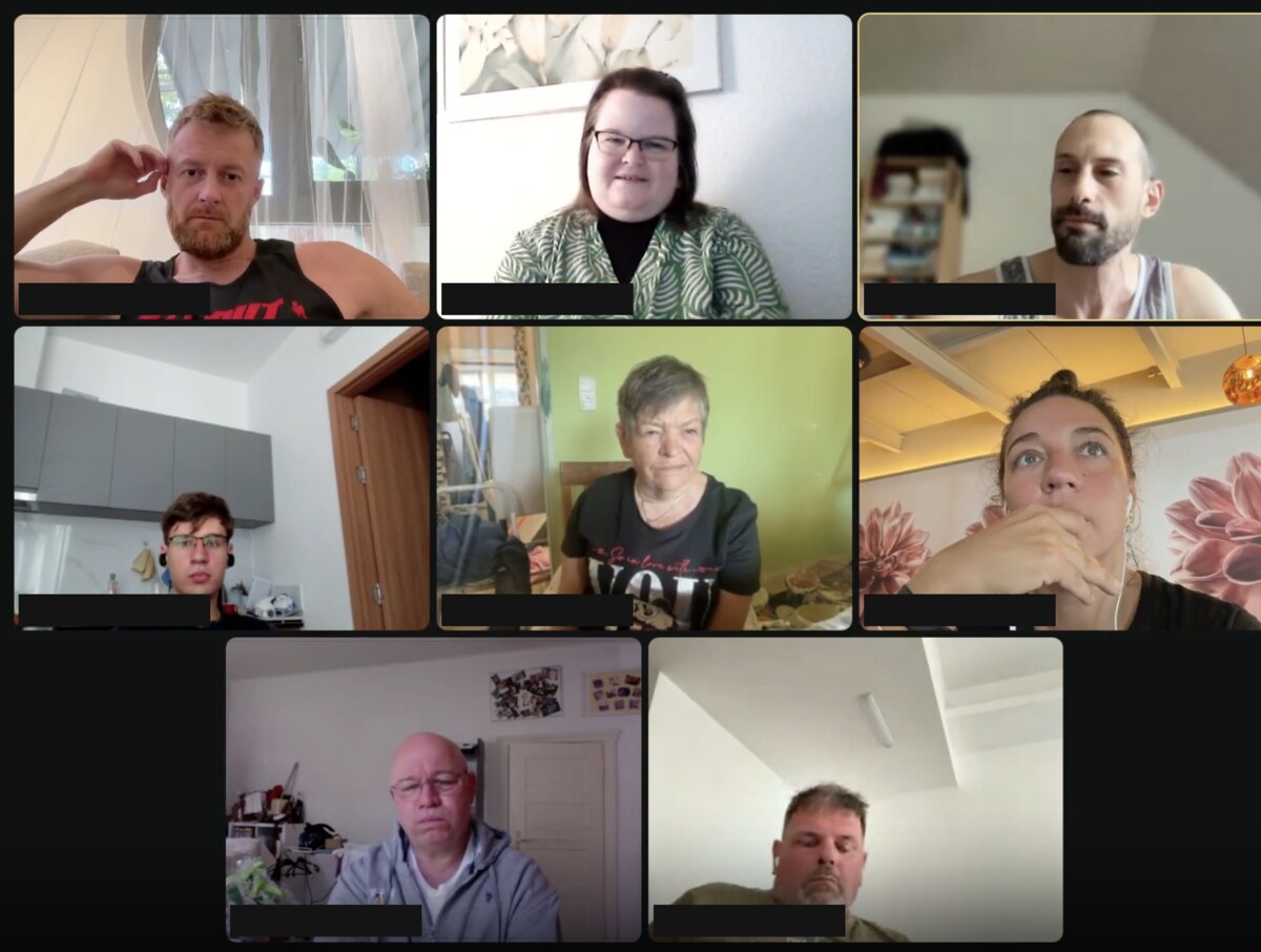 Sonntags-Call der Community: Kachelansicht mit Marcin und sieben Mitgliedern