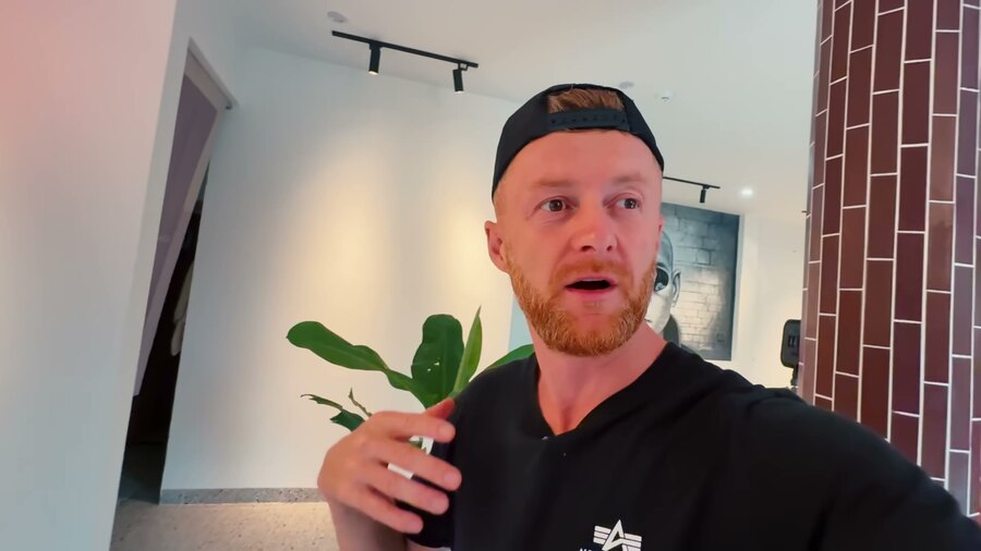 Marcin in seiner Wohnung in Da Nang